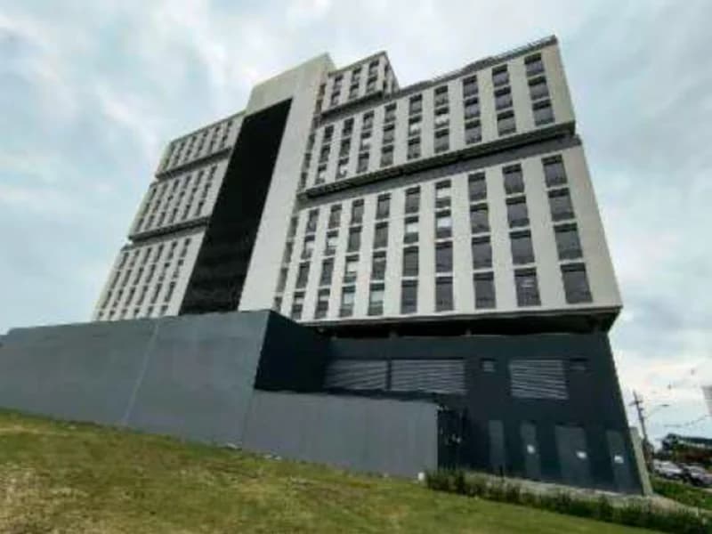 Foto 2 de 7: Comercial em leilão em Pelotas - RS, bairro Loteamento Parque Una — Sala - Pelotas - RS