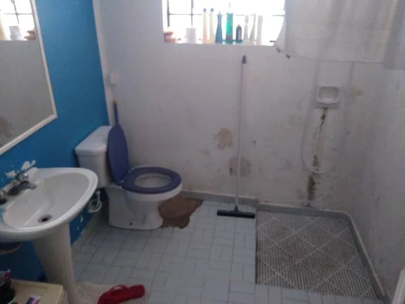 Foto 4 de 16: Casa em leilão em Carapicuíba - SP, bairro Chácara das Paineiras — Casa - Carapicuíba - SP