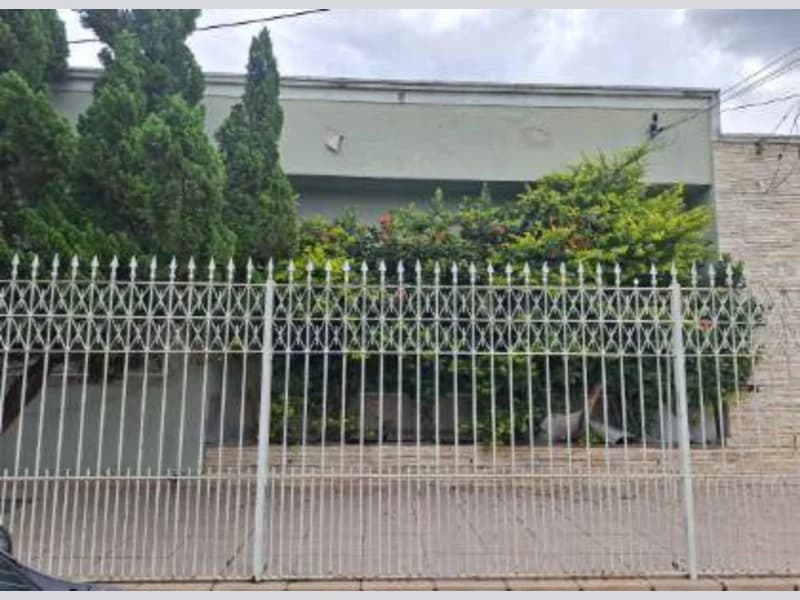 Foto 4 de 8: Casa em leilão em Lorena - SP, bairro Centro — Casa - Lorena - SP