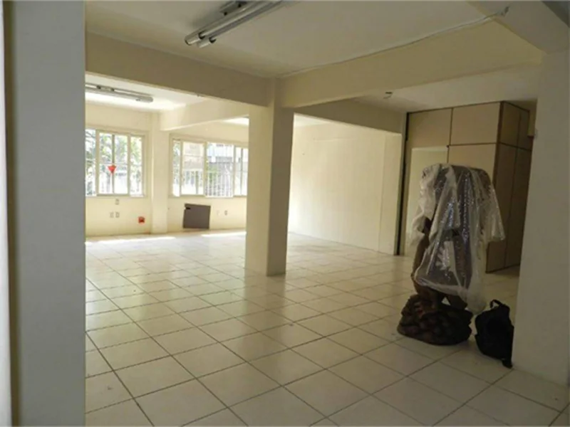Foto 25 de 36: Comercial em leilão em Porto Alegre - RS, bairro Independencia — Sala Comercial - Porto Alegre - RS