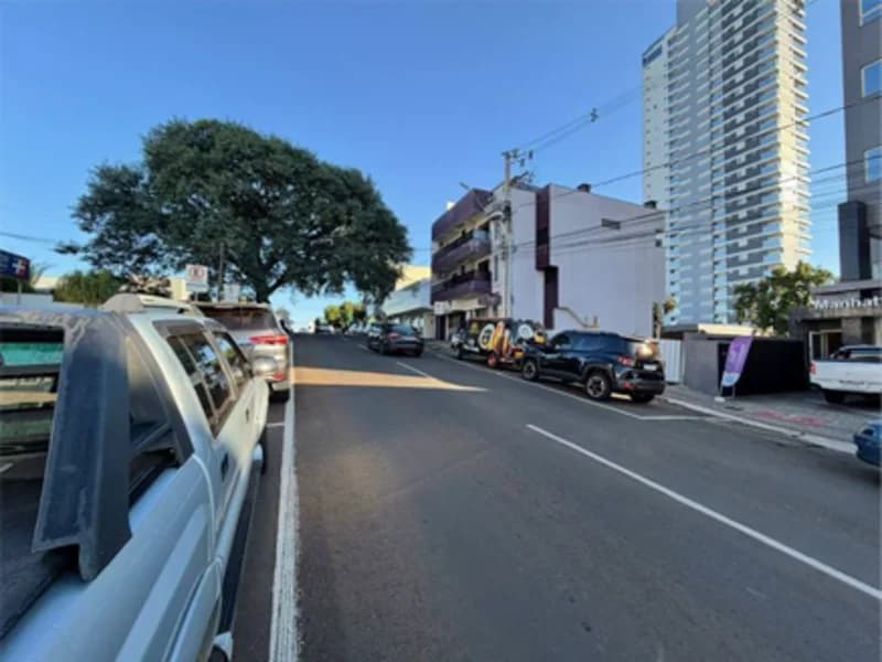 Foto 6 de 9: Comercial em leilão em Francisco Beltrão - PR, bairro Centro — Sala - Francisco Beltrão - PR