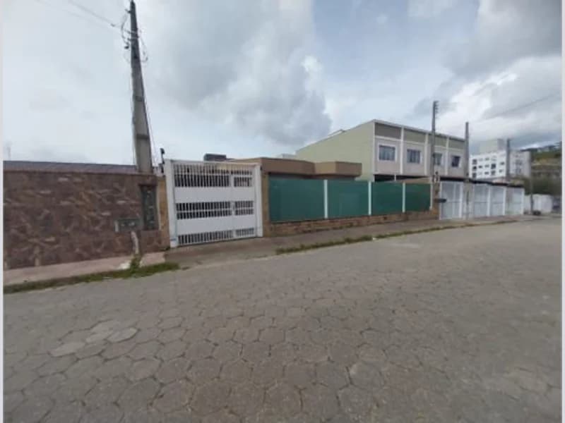 Foto 1 de 10: Casa em leilão em Camboriú - SC, bairro São Francisco de Assis — Casa - Camboriú - SC