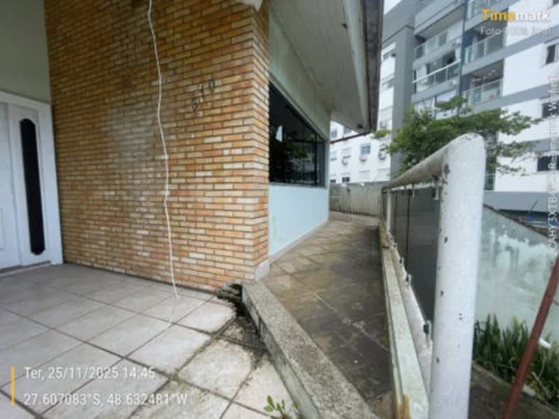 Foto 2 de 50: Casa em leilão em São José - SC, bairro Praia Comprida — Casa - São José - SC