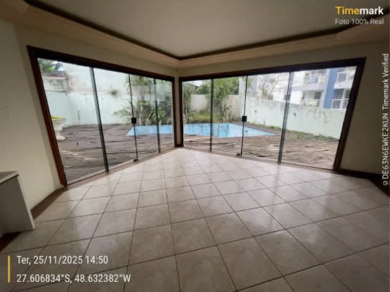 Foto 4 de 50: Casa em leilão em São José - SC, bairro Praia Comprida — Casa - São José - SC