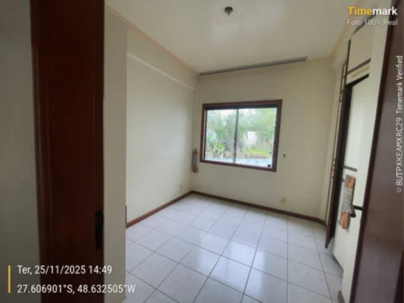 Foto 9 de 50: Casa em leilão em São José - SC, bairro Praia Comprida — Casa - São José - SC