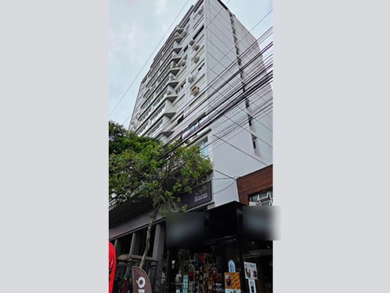 Foto 2 de 21: Apartamento em leilão em Porto Alegre - RS, bairro Moinhos de Vento — Apartamento e Vaga de Garagem - Porto Alegre - RS