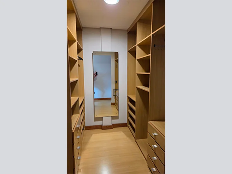 Foto 15 de 21: Apartamento em leilão em Porto Alegre - RS, bairro Moinhos de Vento — Apartamento e Vaga de Garagem - Porto Alegre - RS
