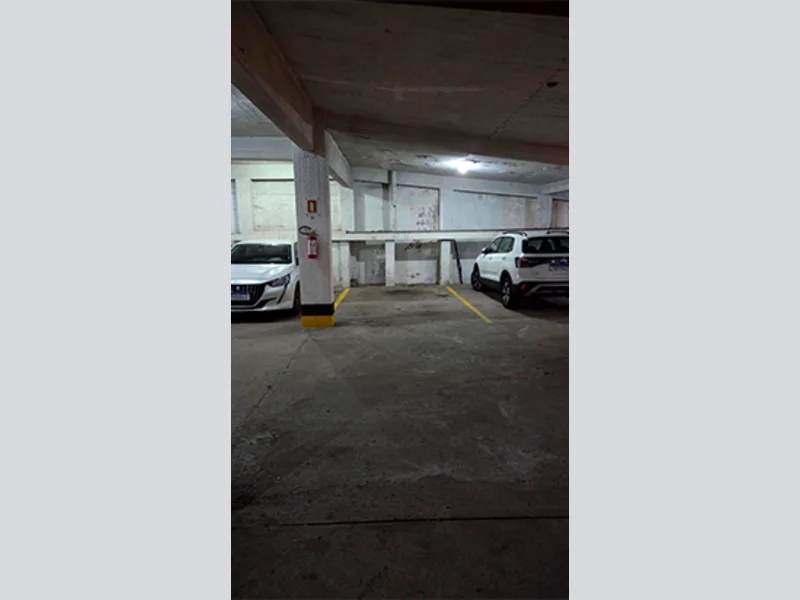 Foto 20 de 21: Apartamento em leilão em Porto Alegre - RS, bairro Moinhos de Vento — Apartamento e Vaga de Garagem - Porto Alegre - RS