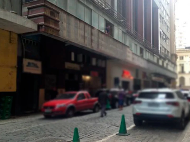 Foto 3 de 3: Apartamento em leilão em Rio De Janeiro - RJ, bairro Freguesia São José — Conjunto - Rio de Janeiro - RJ