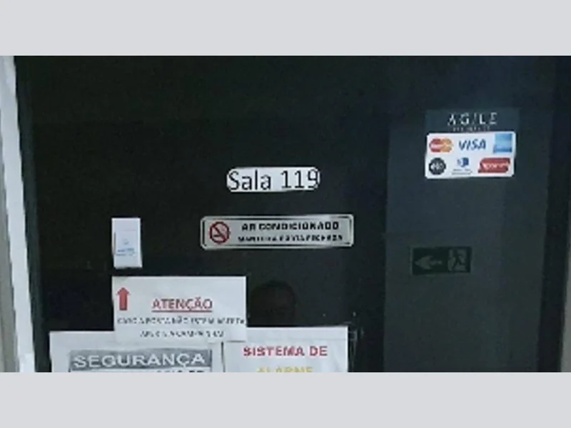 Foto 12 de 18: Comercial em leilão em Brasília - DF, bairro Setor Central — Sala - Brasília - DF