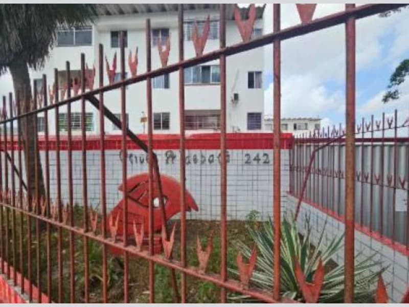 Foto 1 de 7: Apartamento em leilão em Recife - PE, bairro Fundão — Apartamento - Recife - PE