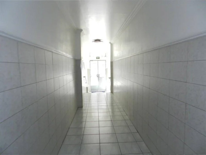 Foto 8 de 36: Comercial em leilão em Porto Alegre - RS, bairro Independencia — Imóvel Comercial - Porto Alegre - RS
