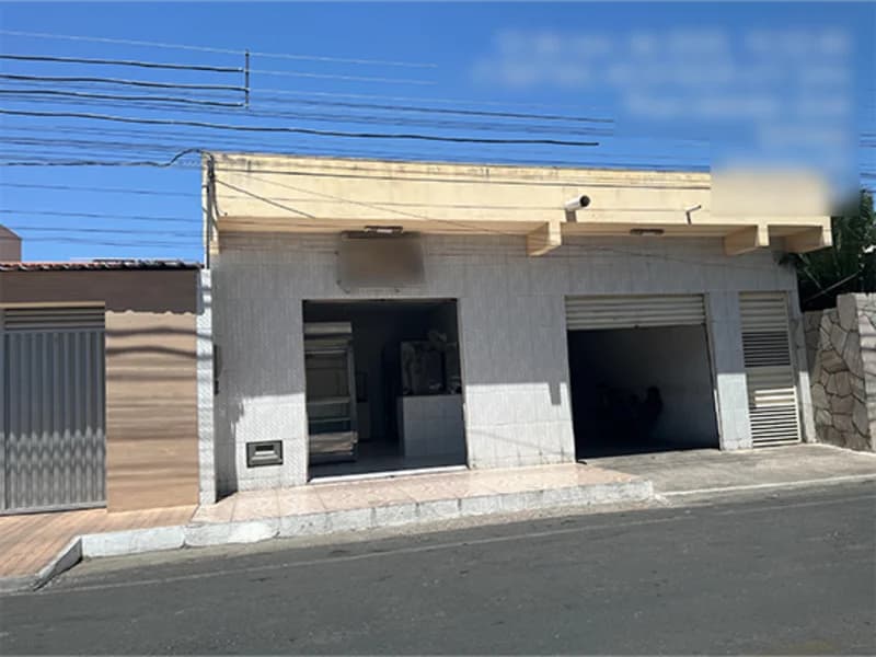 Foto 1 de 2: Comercial em leilão em Simões - PI, bairro Centro — Casa - Simões - PI