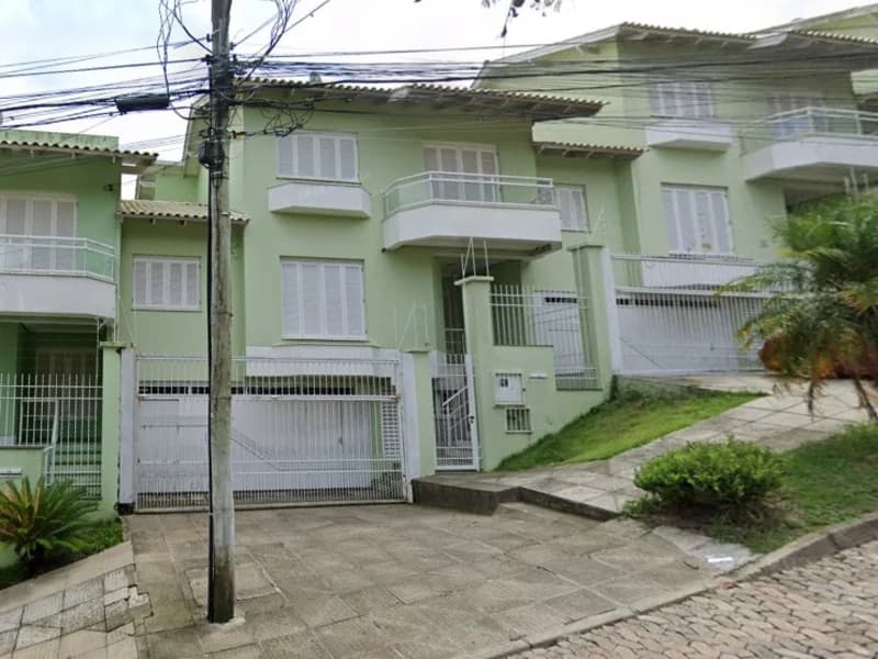 Foto 2 de 2: Casa em leilão em Porto Alegre - RS, bairro Medianeira — Casa - Porto Alegre/RS - Matrícula n° 128.012