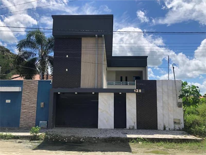 Foto 1 de 54: Casa em leilão em Quixadá - CE, bairro Planalto Renascer — Casa - Quixadá - CE