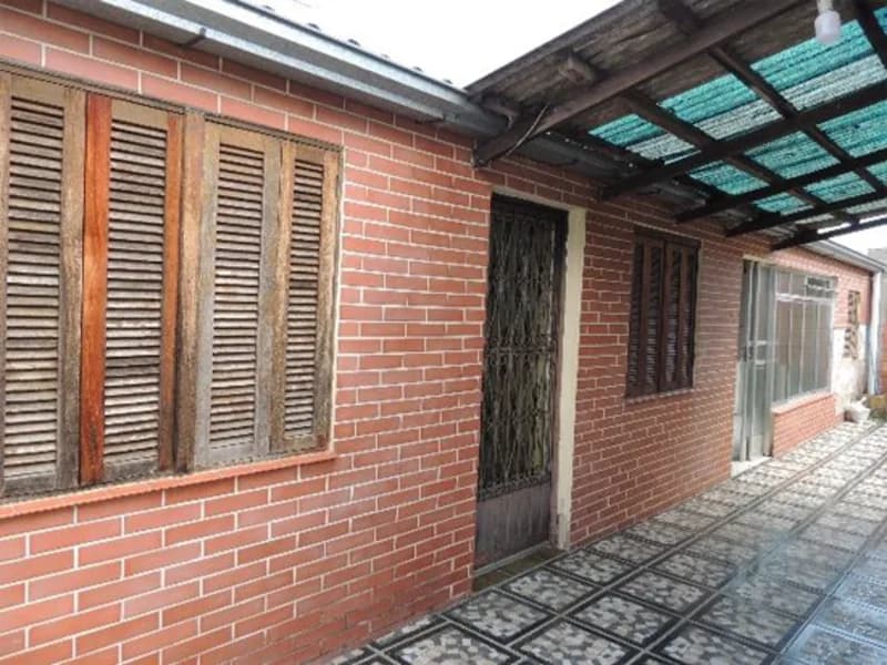 Foto 1 de 19: Casa em leilão em Porto Alegre - RS, bairro Cavalhada — Casa - Porto Alegre - RS