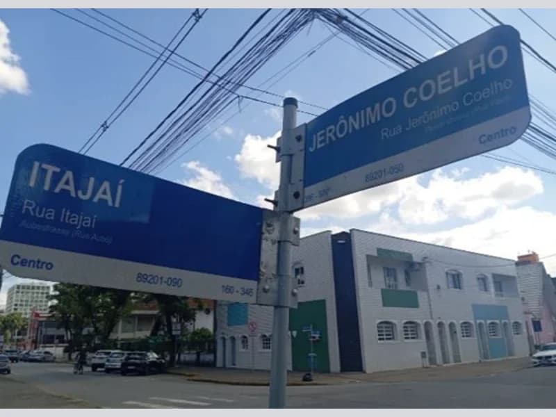 Foto 3 de 10: Casa em leilão em Joinville - SC, bairro Centro — Casa - Joinville - SC
