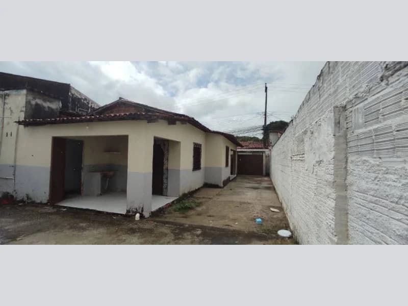 Foto 18 de 42: Casa em leilão em Fortaleza - CE, bairro Guajeru — Casa - Fortaleza - CE