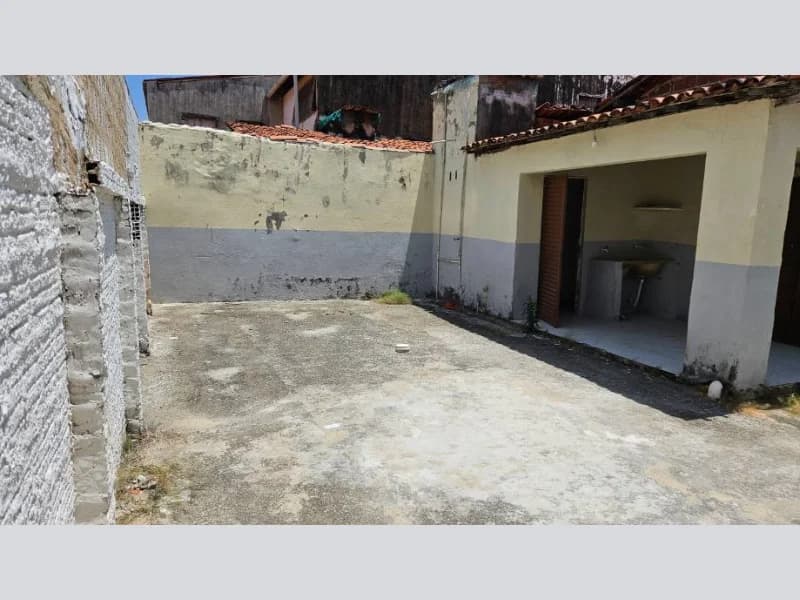 Foto 35 de 42: Casa em leilão em Fortaleza - CE, bairro Guajeru — Casa - Fortaleza - CE