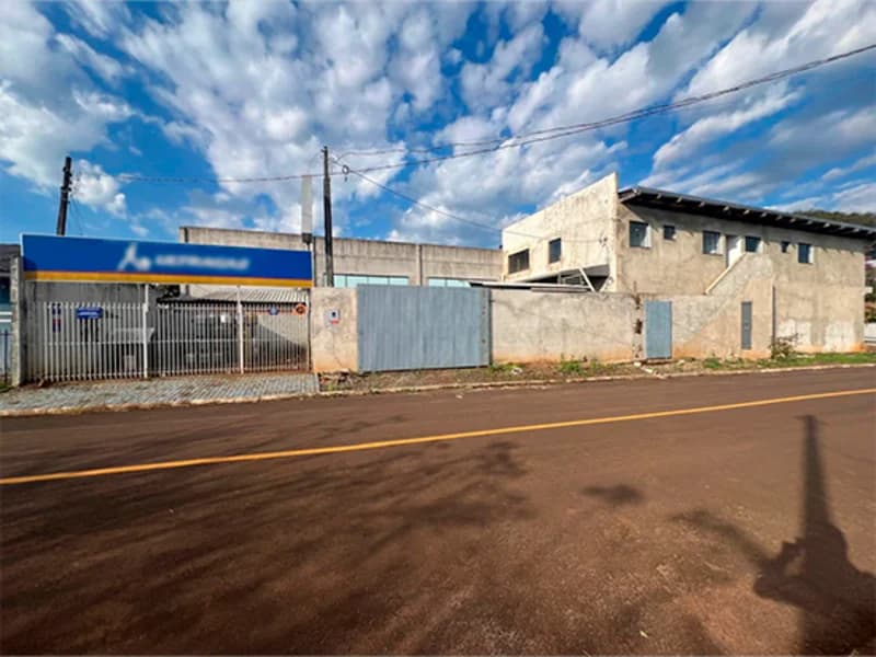 Foto 1 de 4: Comercial em leilão em Marquinho - PR, bairro Roziski — Prédio - Marquinho - PR