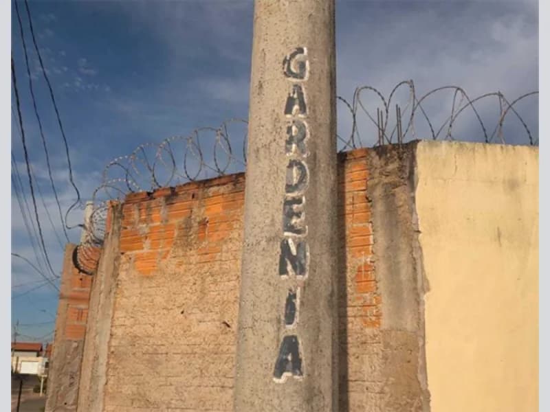 Foto 1 de 5: Casa em leilão em Ituiutaba - MG, bairro Jardim — Casa - Ituiutaba - MG
