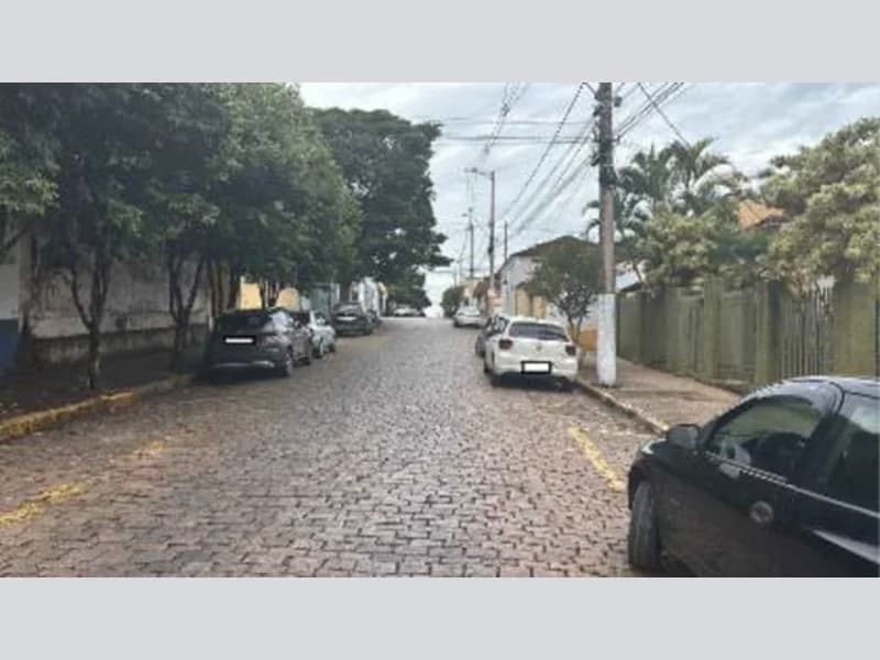 Foto 2 de 4: Casa em leilão em Guaranésia - MG, bairro Centro — Casa - Guaranésia - MG