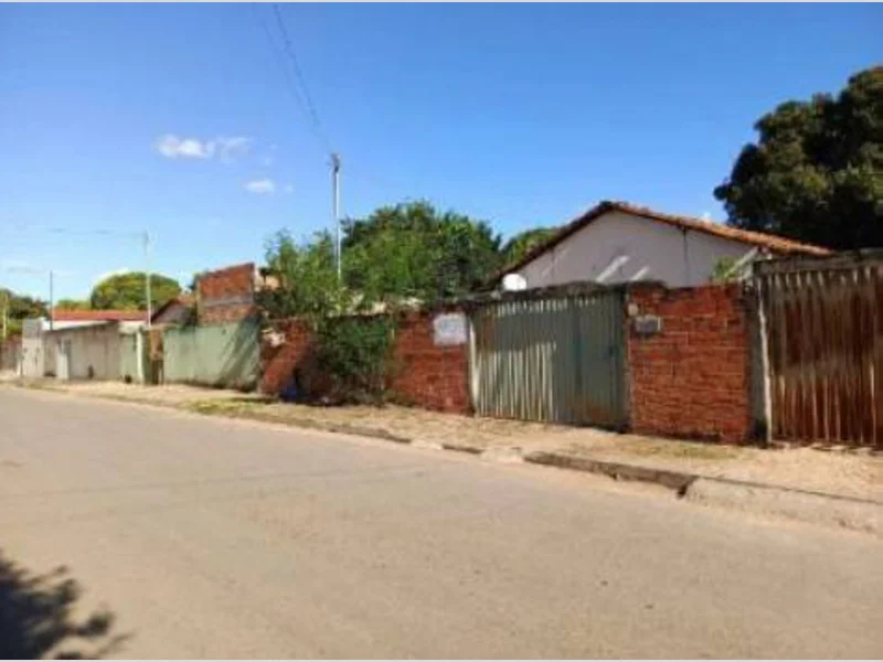 Foto 3 de 45: Casa em leilão em Urucuia - MG, bairro Rutilante — Casa - Urucuia - MG