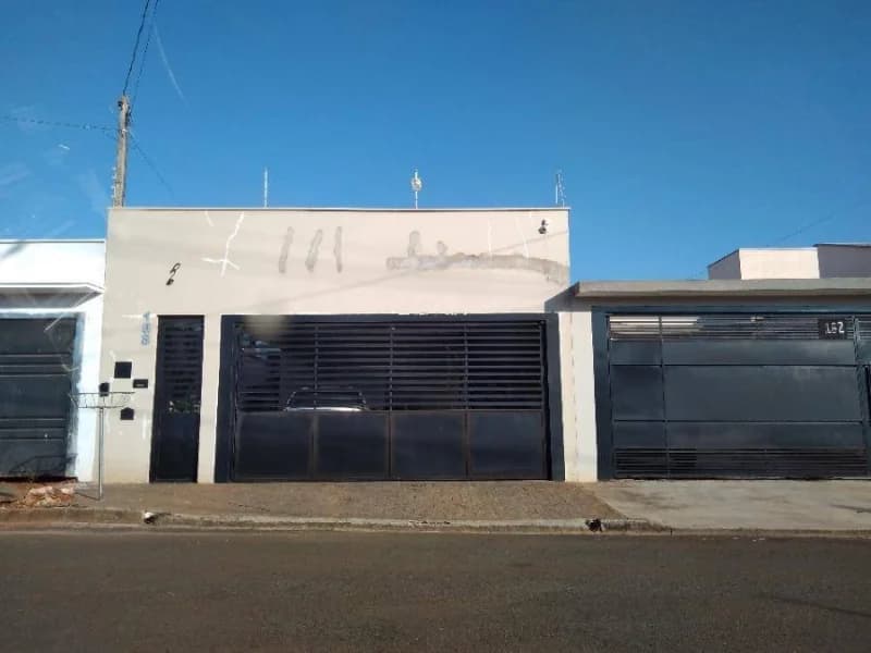 Foto 1 de 12: Casa em leilão em Piracicaba - SP, bairro Água Branca — Casa - Piracicaba - SP