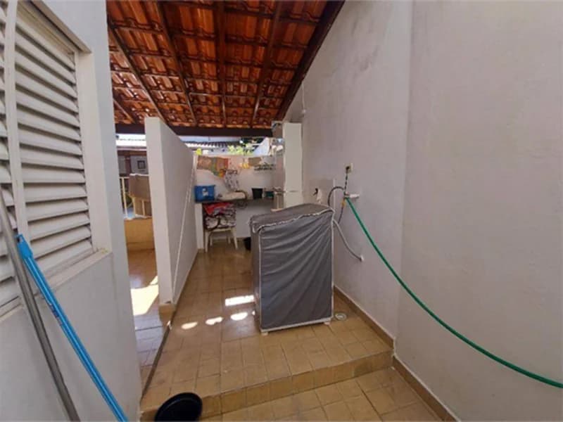 Foto 16 de 57: Casa em leilão em Uberlândia - MG, bairro Jardim das Palmeiras — Casa - Uberlândia - MG