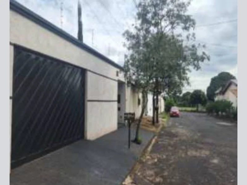 Foto 21 de 57: Casa em leilão em Uberlândia - MG, bairro Jardim das Palmeiras — Casa - Uberlândia - MG