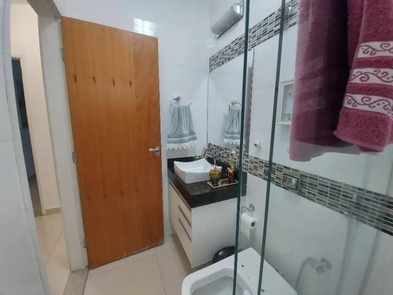Foto 22 de 57: Casa em leilão em Uberlândia - MG, bairro Jardim das Palmeiras — Casa - Uberlândia - MG