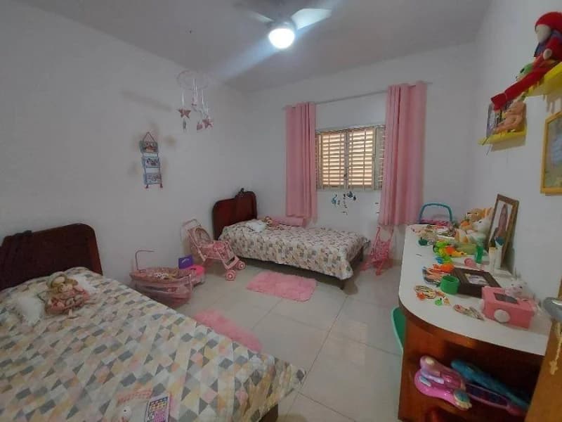 Foto 34 de 57: Casa em leilão em Uberlândia - MG, bairro Jardim das Palmeiras — Casa - Uberlândia - MG