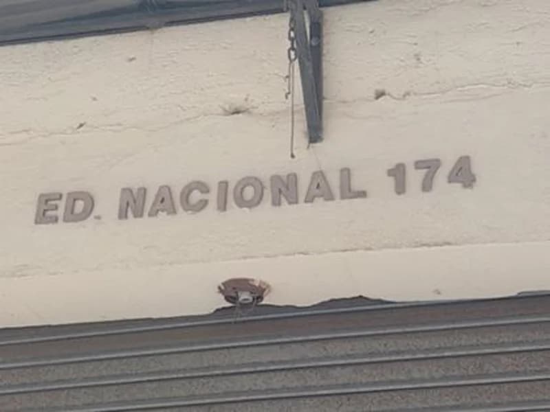 Foto 2 de 6: Comercial em leilão em Niterói - RJ, bairro Centro — Loja - Niterói - RJ