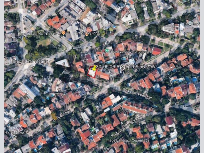 Foto 2 de 3: Casa em leilão em Porto Alegre - RS, bairro Chácara das Pedras — Casa - Porto Alegre - RS