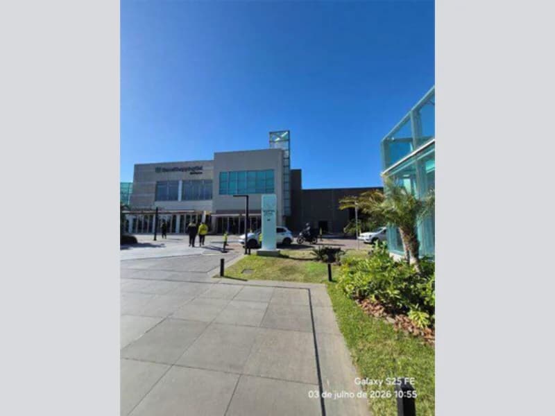 Foto 2 de 3: Comercial em leilão em Porto Alegre - RS, bairro Cristal — Sala - Porto Alegre - RS