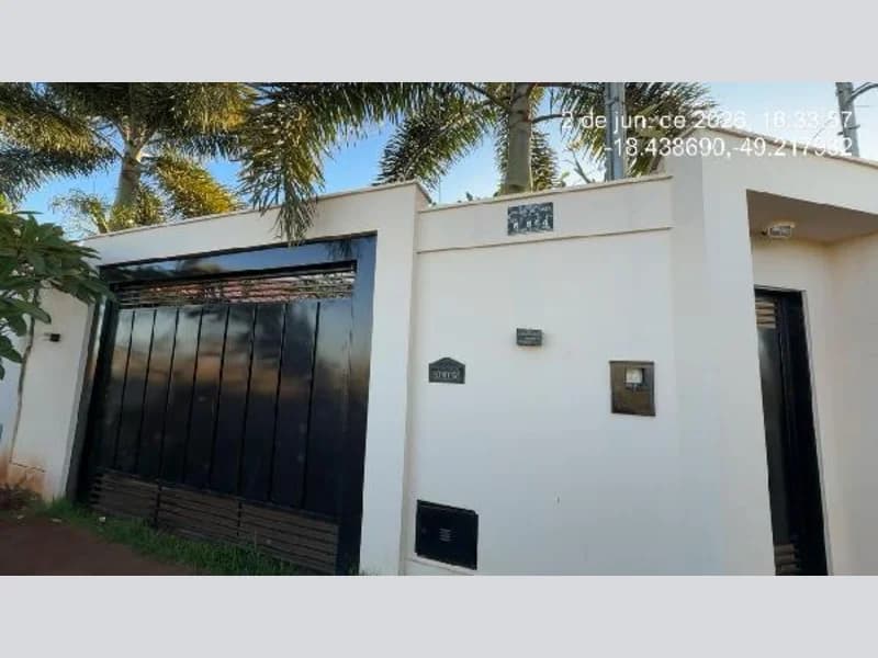 Casa em leilão em Itumbiara - GO, bairro Jardim Morumbi — Casa - Itumbiara - GO