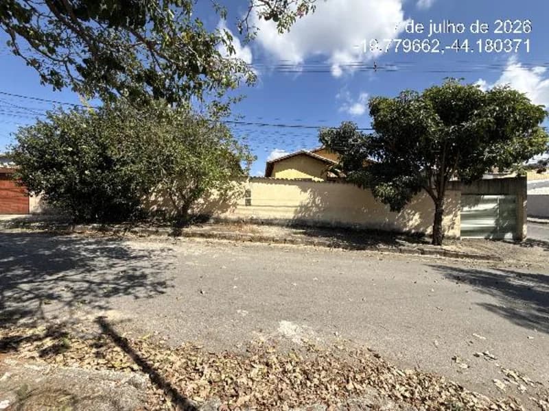 Casa em leilão em Esmeraldas - MG, bairro Floresta Encantada — Casa - Esmeraldas - MG
