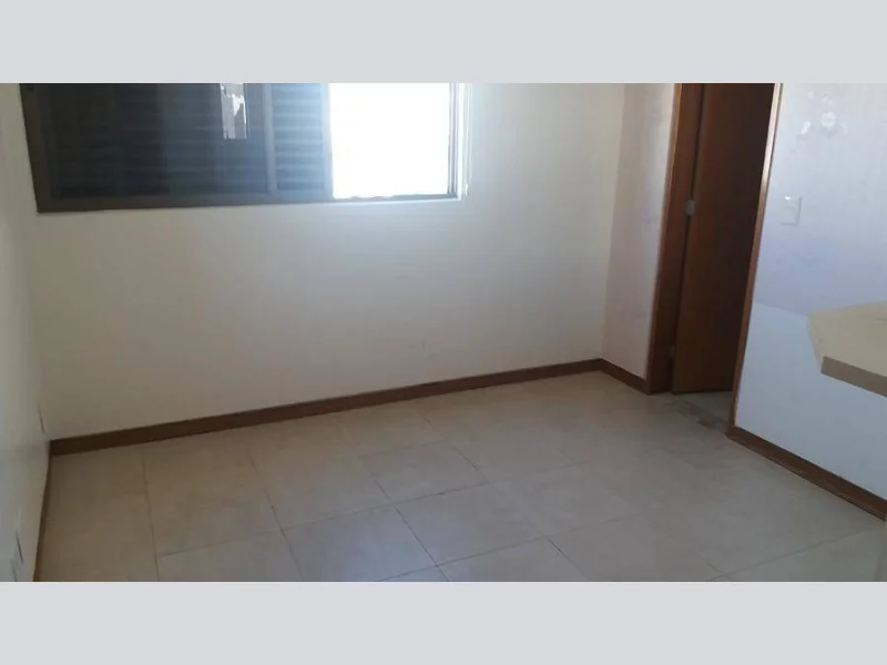 Foto 2 de 18: Apartamento em leilão em Goiânia - GO, bairro Setor Bueno — Apartamento - Goiânia - GO
