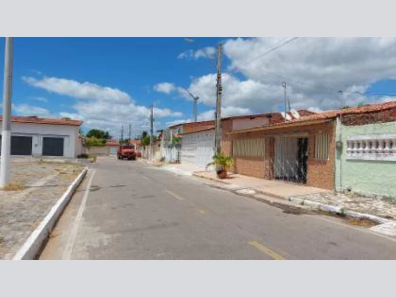 Foto 10 de 11: Casa em leilão em Aracati - CE, bairro Cohab — Casa - Aracati - CE