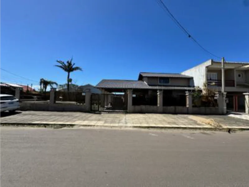 Foto 1 de 7: Casa em leilão em Imbé - RS, bairro Centro — Casa - Imbé - RS