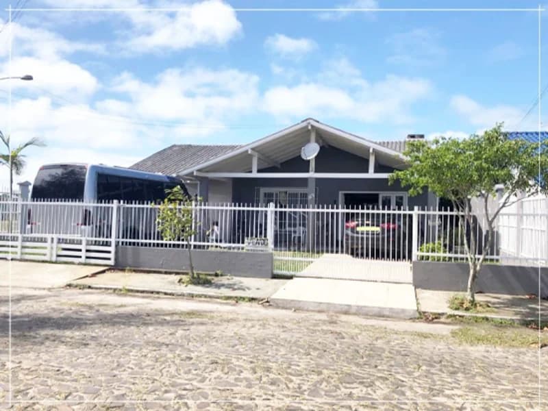 Foto 2 de 5: Casa em leilão em Sombrio - SC, bairro Turimar — Casa - Gaivota - SC