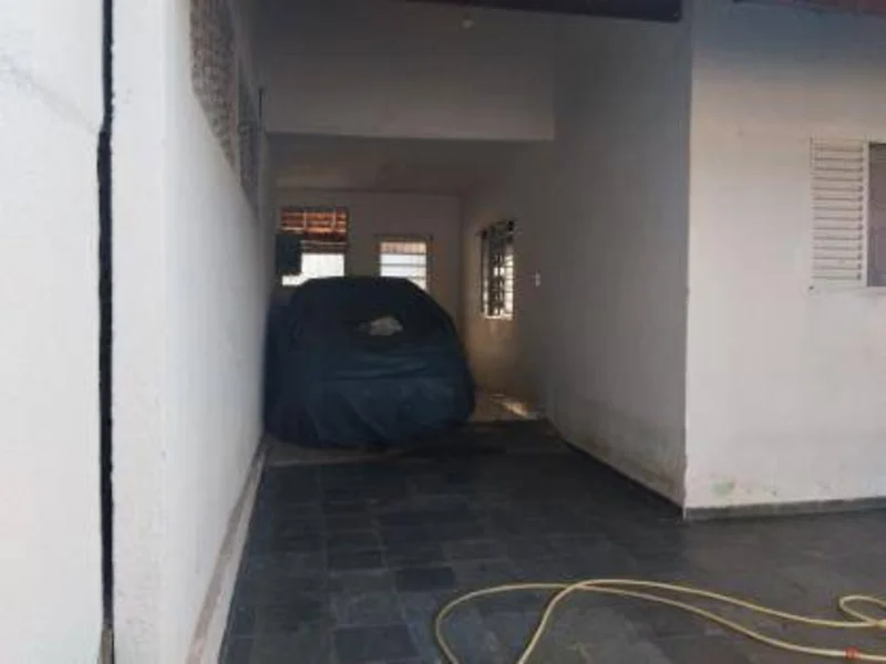Foto 1 de 13: Casa em leilão em Pindamonhangaba - SP, bairro Triangulo — Casa - Pindamonhangaba - SP