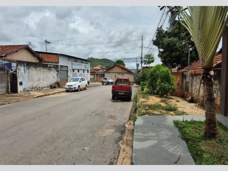Foto 2 de 5: Casa em leilão em Unaí - MG, bairro Dona Tininha — Casa - Unaí - MG