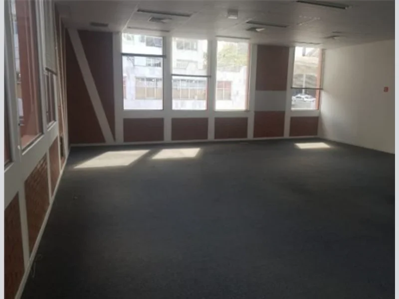 Foto 31 de 31: Comercial em leilão em Joinville - SC, bairro Centro — Prédio - Joinville - SC