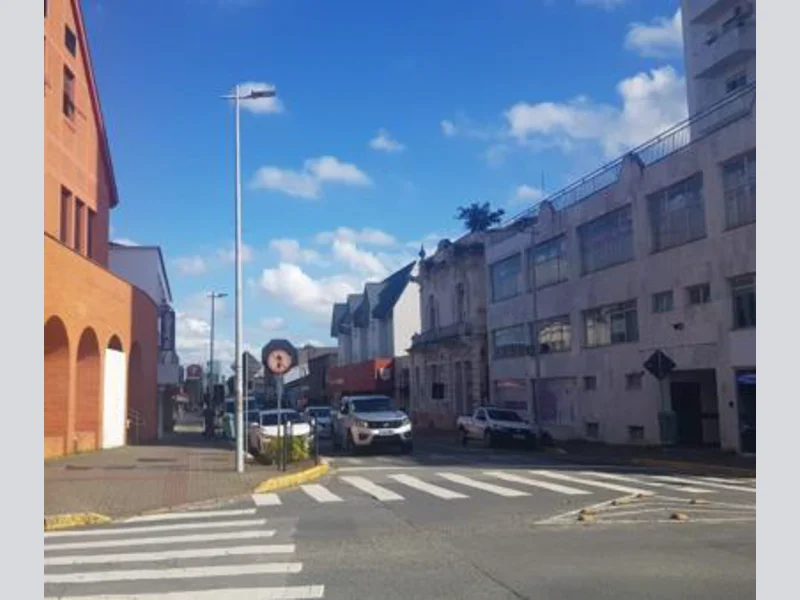 Foto 4 de 31: Comercial em leilão em Joinville - SC, bairro Centro — Prédio - Joinville - SC