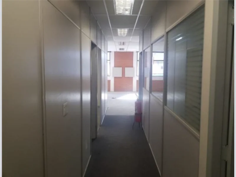 Foto 3 de 31: Comercial em leilão em Joinville - SC, bairro Centro — Prédio - Joinville - SC
