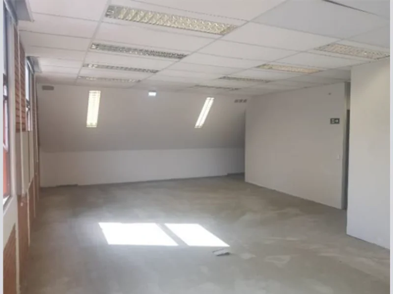 Foto 14 de 31: Comercial em leilão em Joinville - SC, bairro Centro — Prédio - Joinville - SC