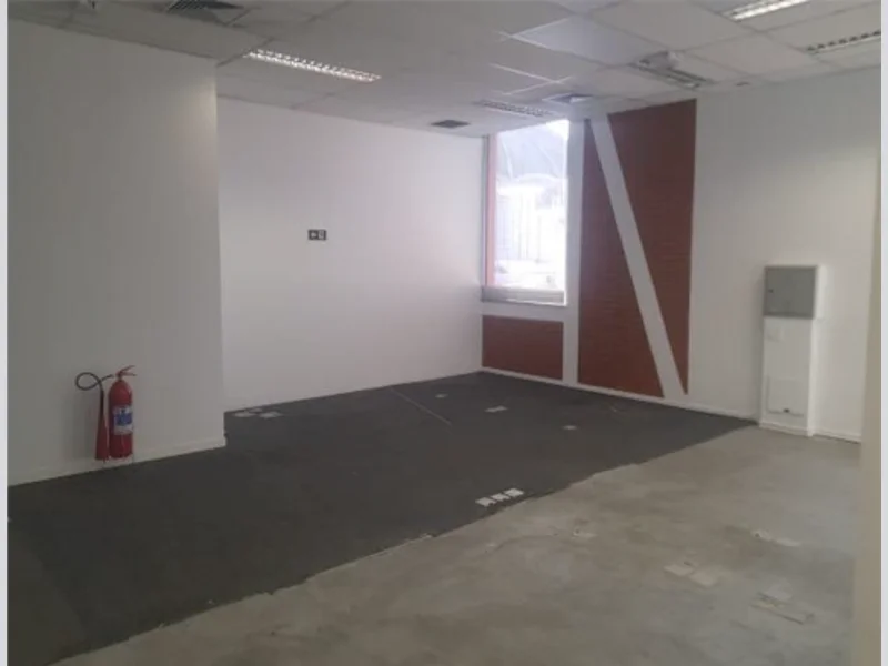 Foto 24 de 31: Comercial em leilão em Joinville - SC, bairro Centro — Prédio - Joinville - SC