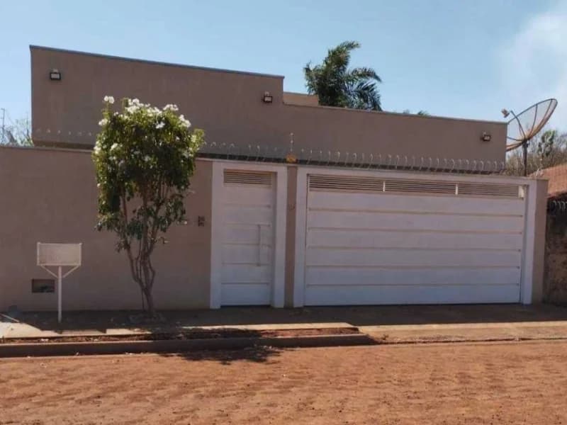 Foto 1 de 4: Casa em leilão em Fronteira - MG — Casa - Fronteira - MG