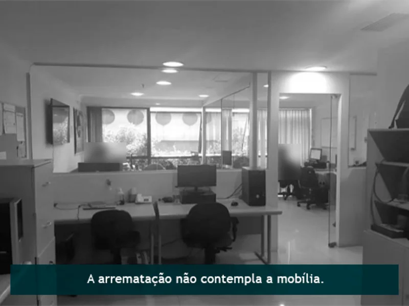 Foto 5 de 14: Comercial em leilão em Porto Alegre - RS, bairro Rio Branco — Sala - Porto Alegre - RS